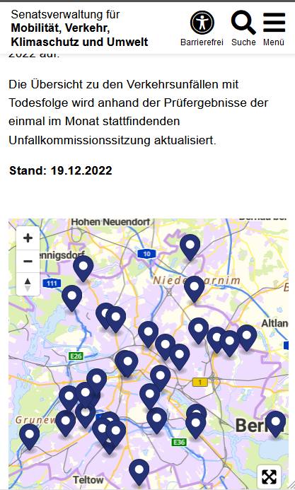 Das Flex-Modul Karte in der mobilen Ansicht auf der Seite der SenMVKU. Pins in dunkelblau mit weißem Punkt in der Mitte markieren die gewünschten Orte. Unten rechts in der Ecke lässt sich über zwei sich überkreuzende Pfeile die Karte maximieren. Über das Plus– und Minussymbol lässt sich in die Karte rein- oder herauszoomen.